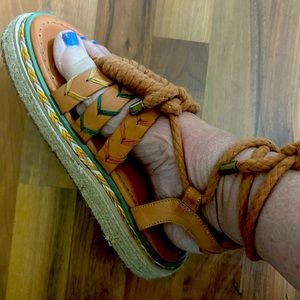 LIKE NEW Farm Rio Vegan Sand Rope Flatform Tie Sandal Ladies Size 9